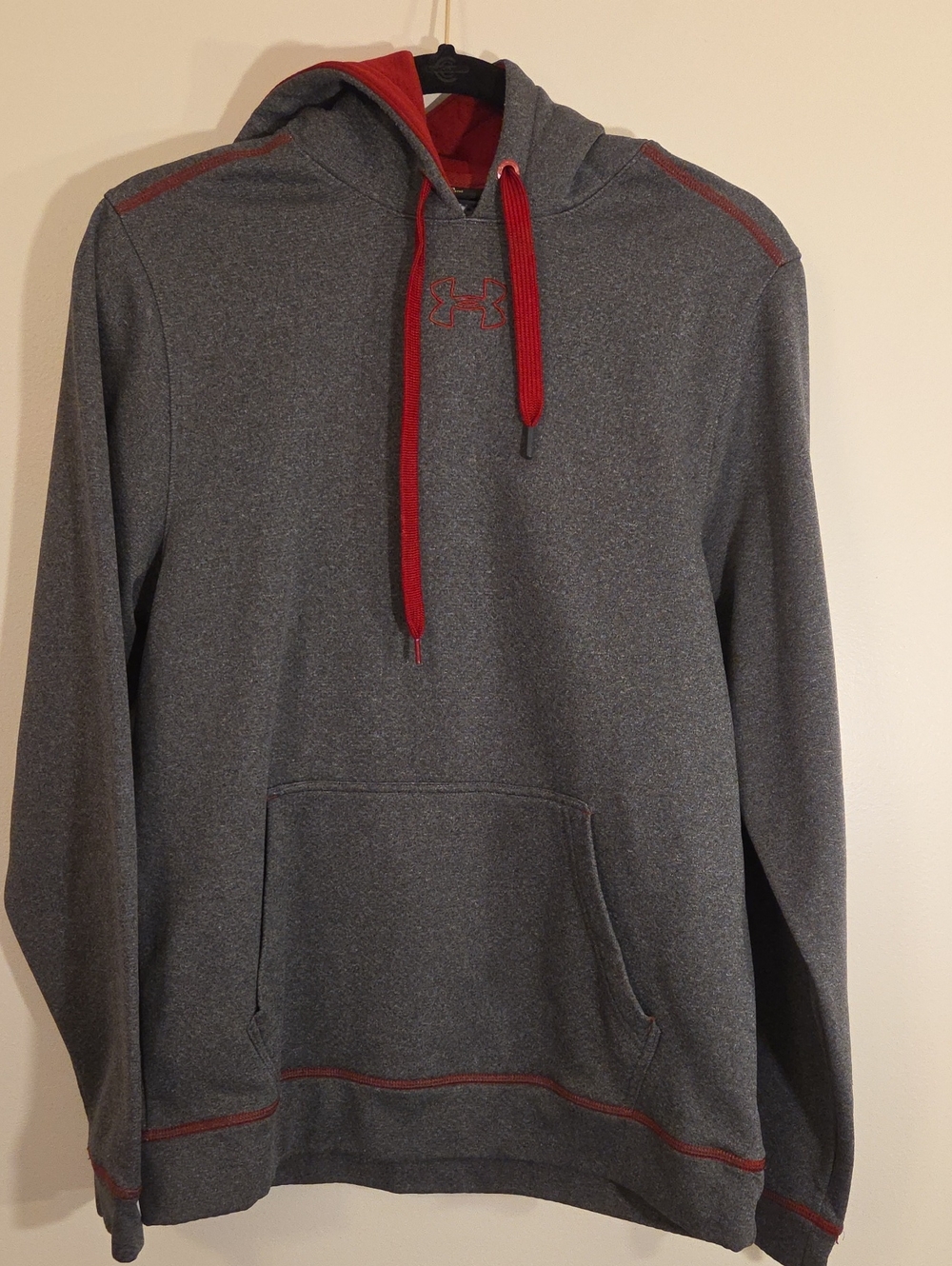 Under Armour Men’s Gray Hoodie with Red Details Men's Medium